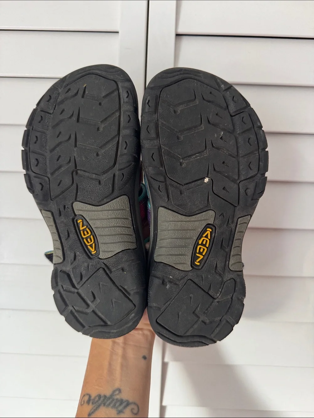 Kids Tie-Dye Keen Sandals